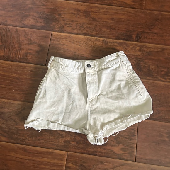 Zara jean shorts! 🤍🤍 - Picture 2 of 4